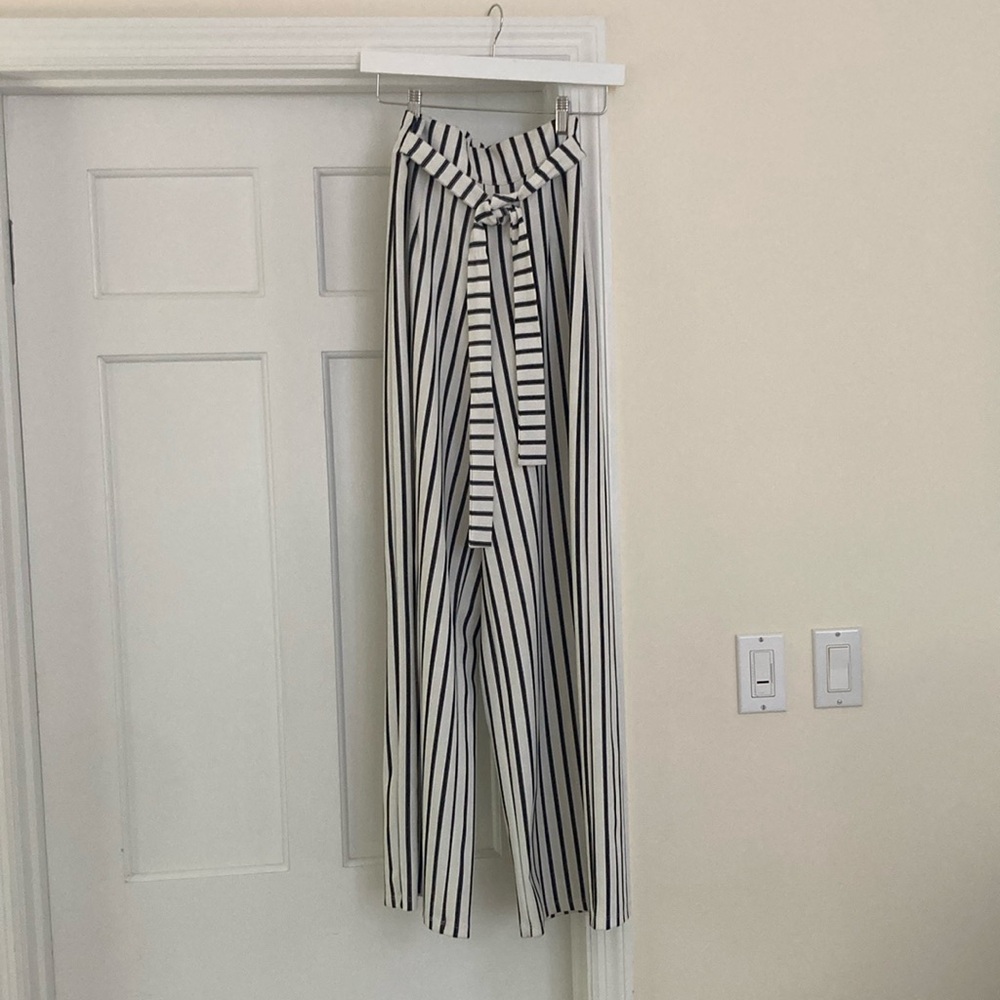 Wide leg striped pants size small